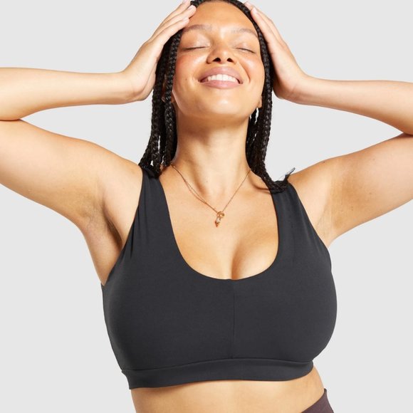 Whitney Simmons x Gymshark Black Sports Bra 2.0 - Picture 3 of 6